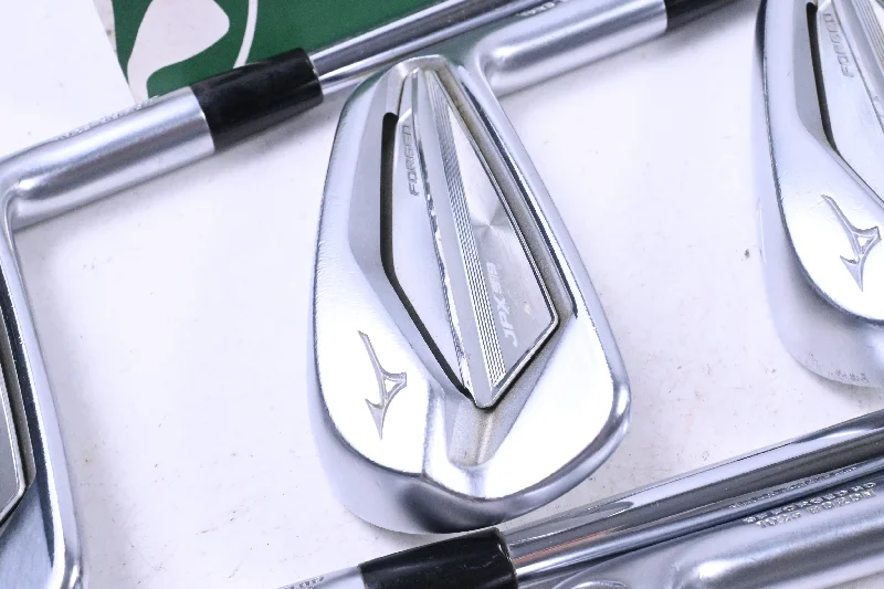 Mizuno JPX 919 Forged Irons / 5-PW / Regular Flex AMT Tour White R300 Shafts