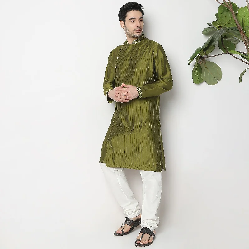 Regular Fit Embroidered Kurta