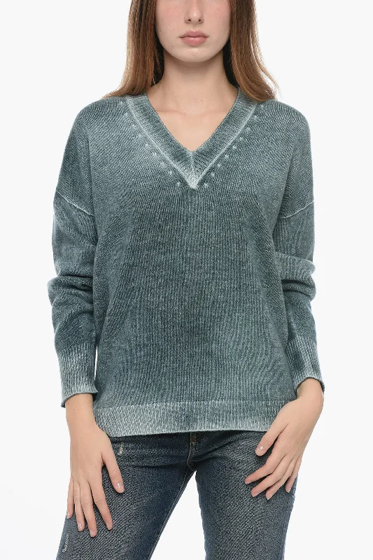 Arovescio Asymmetrical Virgin Wool and Cashmere V-Neck Sweater