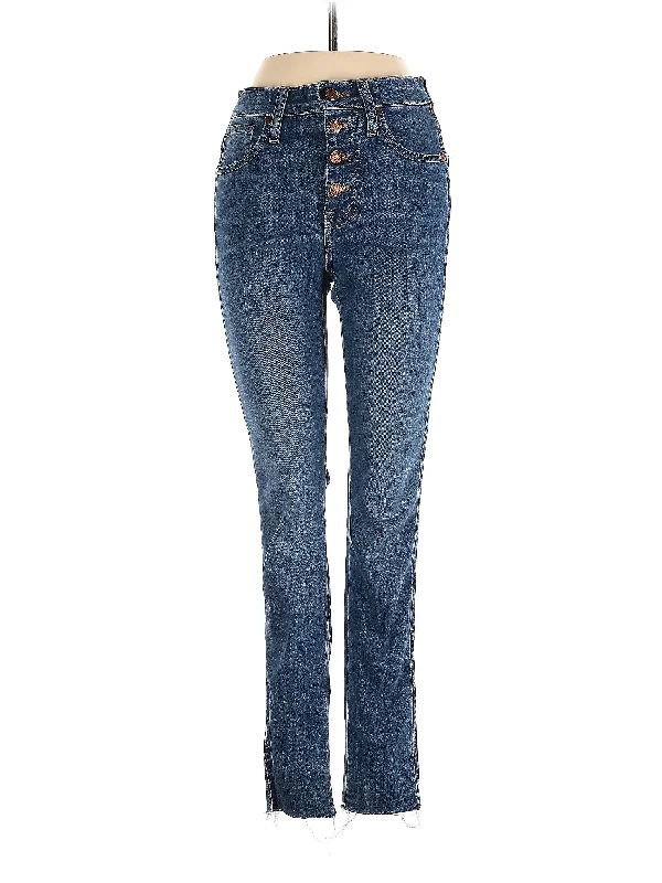 Low-Rise Straight-leg Jeans in Dark Wash