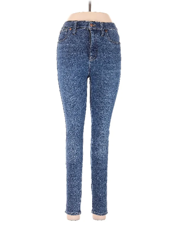 Mid-Rise Skinny Jeans in Medium Wash