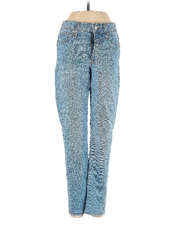 Mid-Rise Straight-leg Jeans in Light Wash